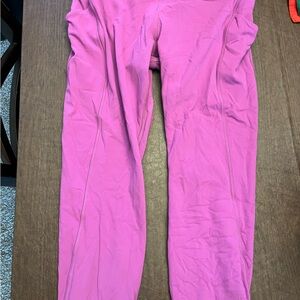 Lulu Lululemon on leggings with pockets. Mauve like new.